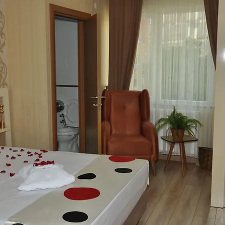 Evim Hotel 3*